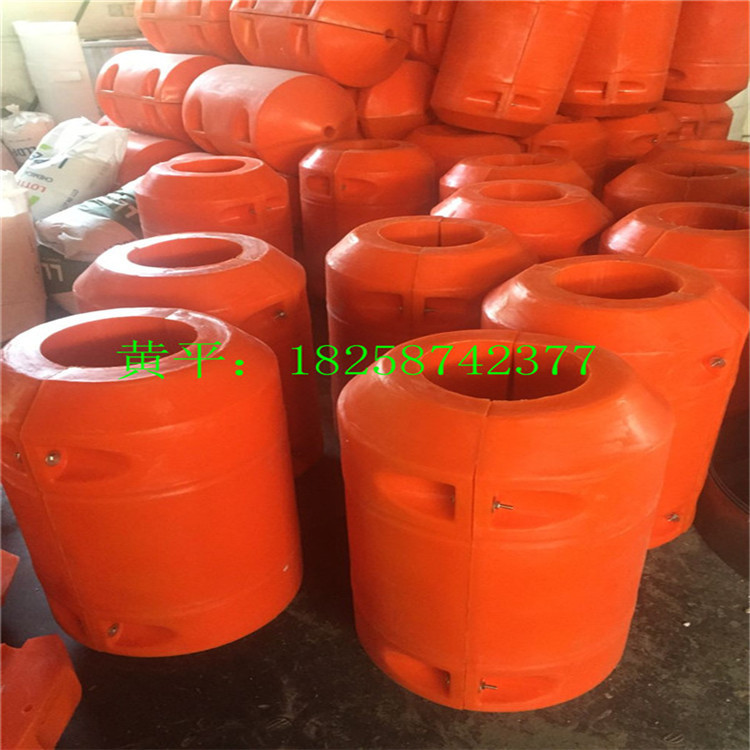 供应1400x1500孔径500夹管浮漂 聚乙烯滚塑浮漂