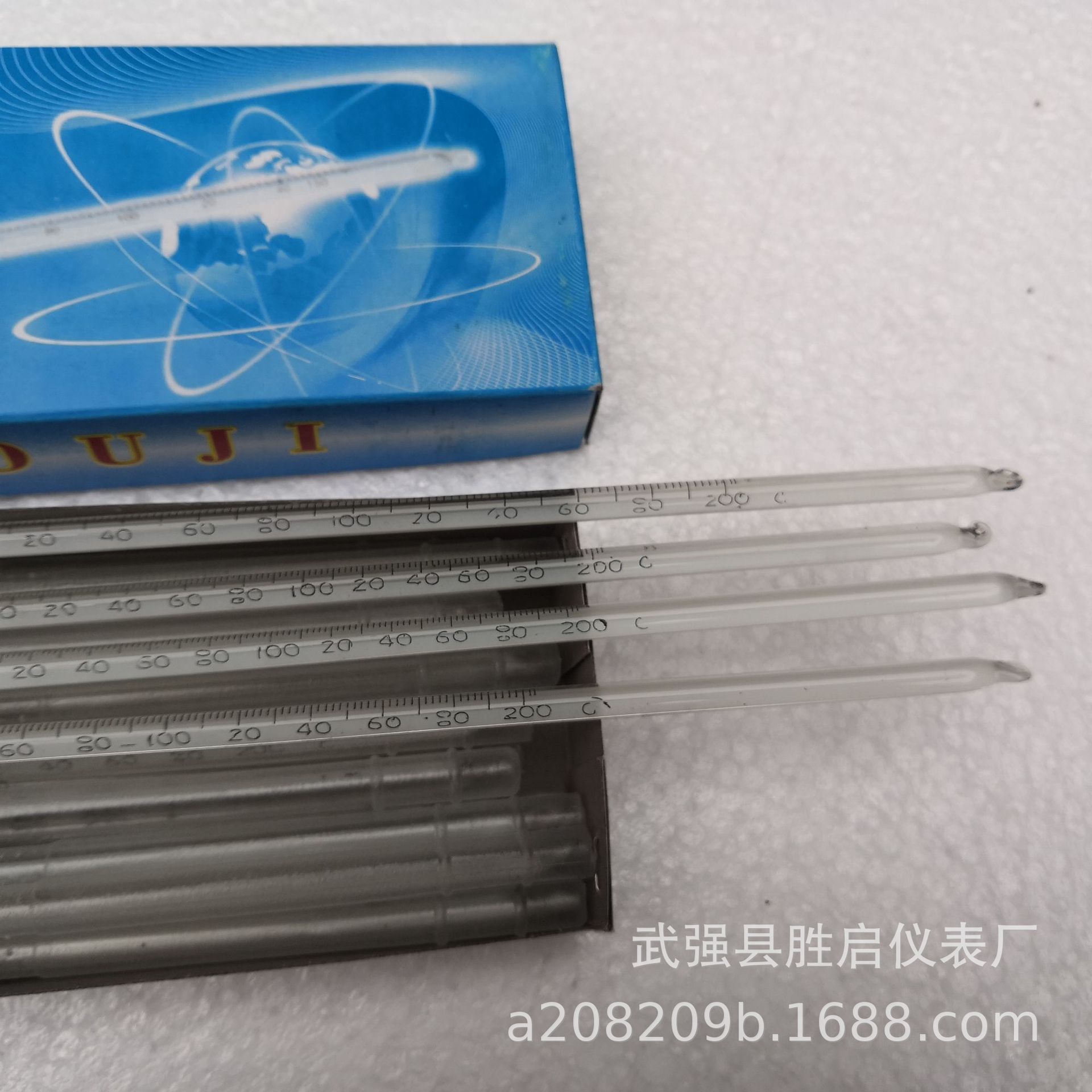 供应普通玻璃棒式水银温度计200度 30㎝长分度2度