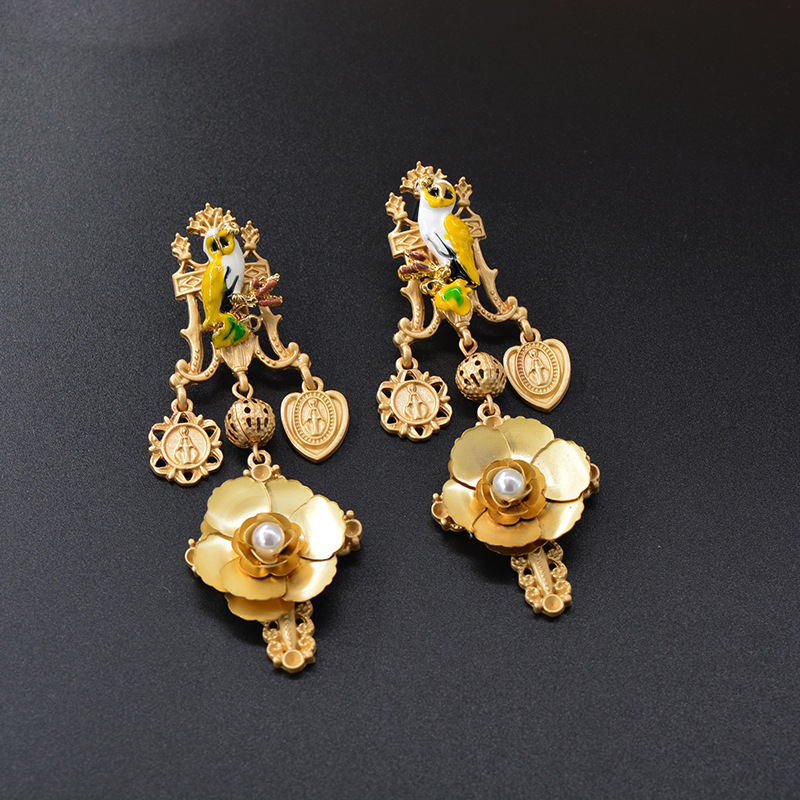 Retro Palace Style Flower Earrings Thin Long Earrings Colorful Bird Earrings Baroque Earrings Nihaojewelry Wholesale display picture 3