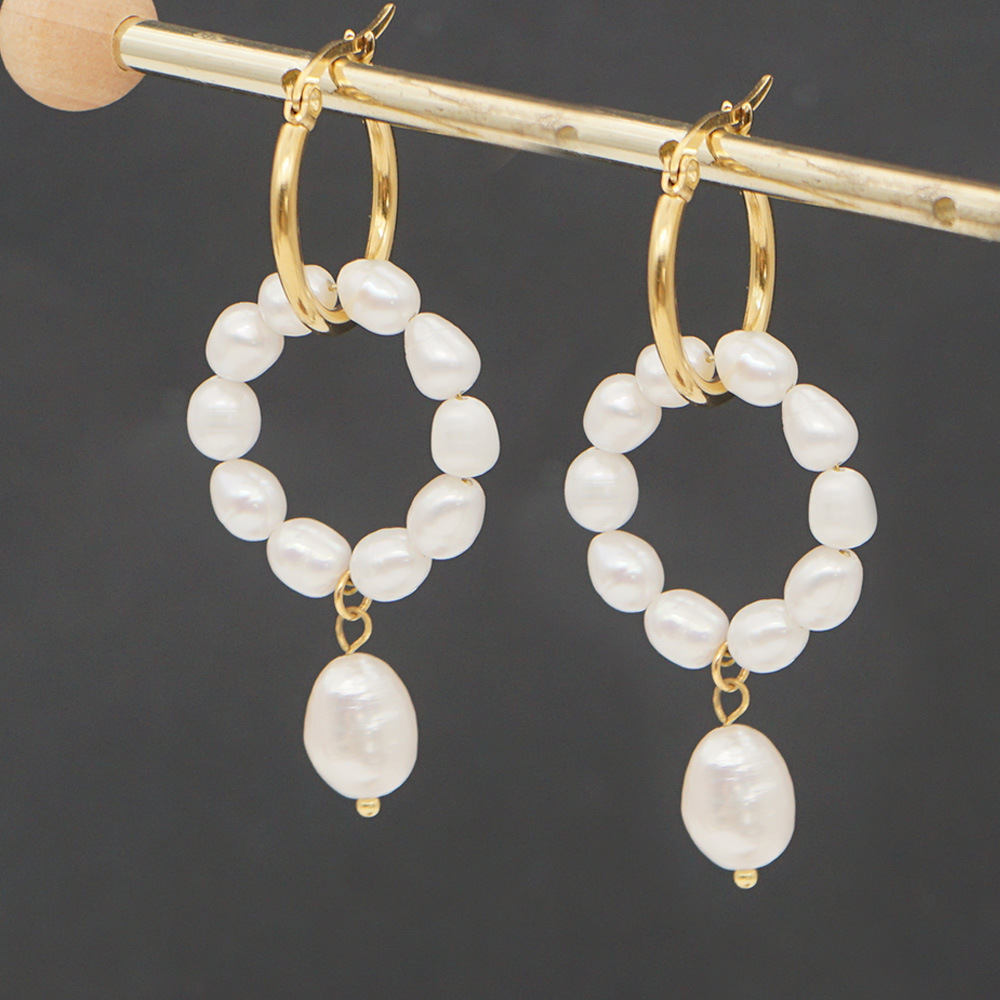 Hot Selling Fashion Special-shaped Pearls Personality Exaggerated Earrings display picture 1