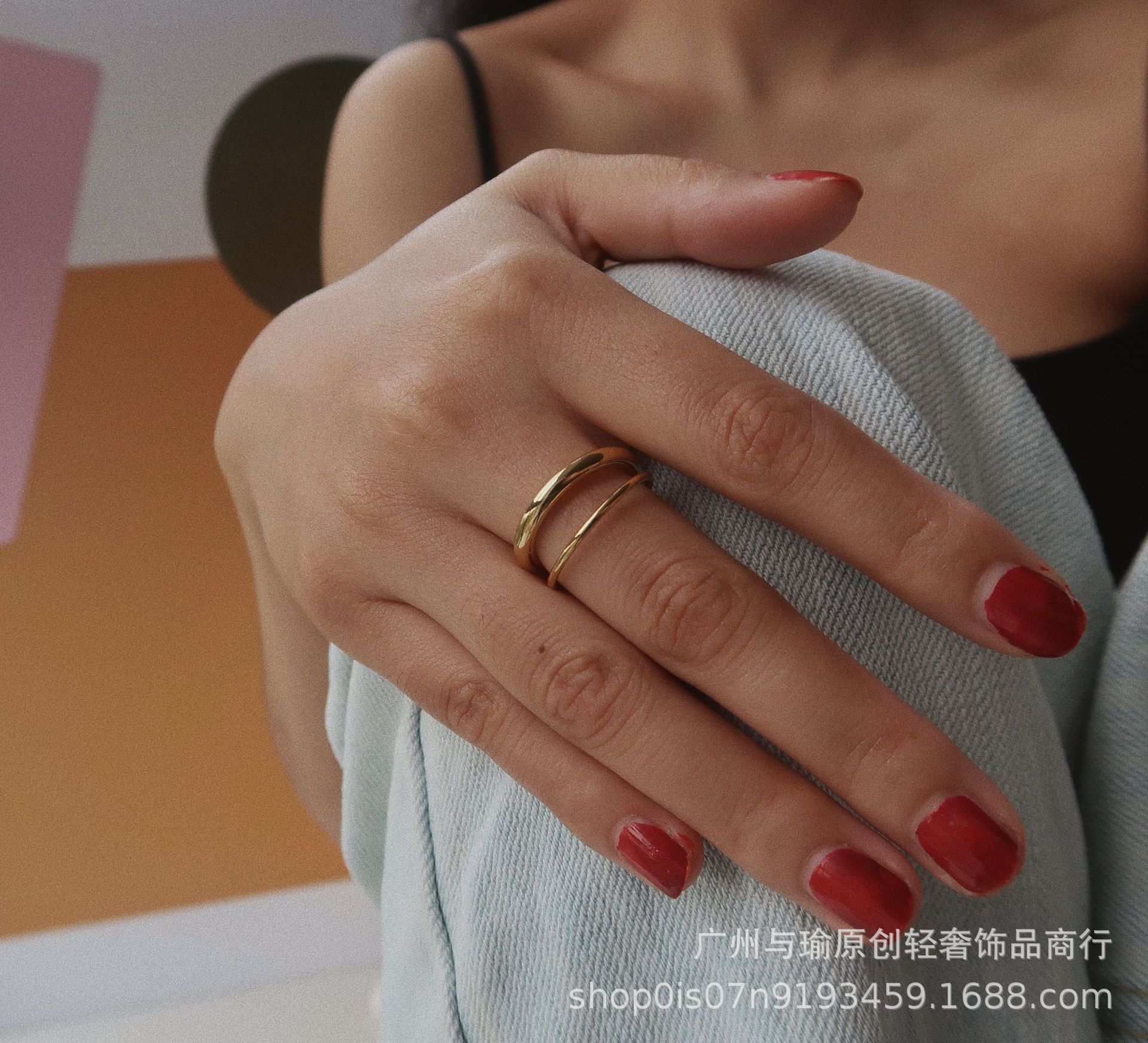 74DF0E9B-ED25-4FDB-94E0-F96088