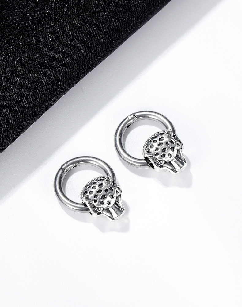 Nouvelles Boucles D&#39;oreilles De Mode Coréenne À La Mode Masculine Personnalité Bijoux En Acier Au Titane Boucles D&#39;oreilles Simples Pour Hommes Nihaojewelry En Gros display picture 5