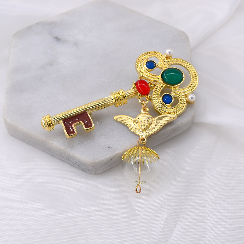 Fashion Retro Geometric Angel Key Pin Chain Brooch For Women Banquet Dress Accessories display picture 3
