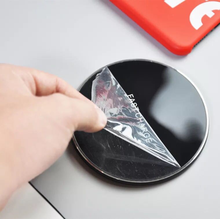 Aluminum alloy circular mirror wireless charger for mobile phones desktop slim type-C port 10W 15W fast charging_voghion.com
