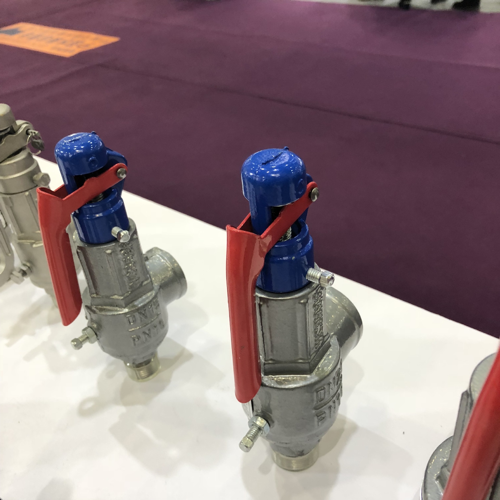 供应A28W-16T外螺纹铸铁弹簧式安全阀 上海埃弗斯/倍稳/同山品牌