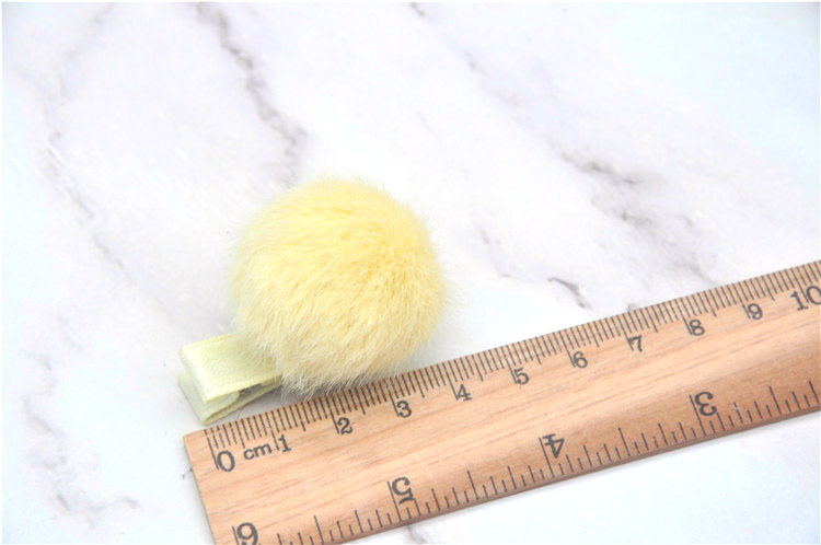 Fashion Solid Color Cloth Pom Poms Hair Clip 1 Piece display picture 11