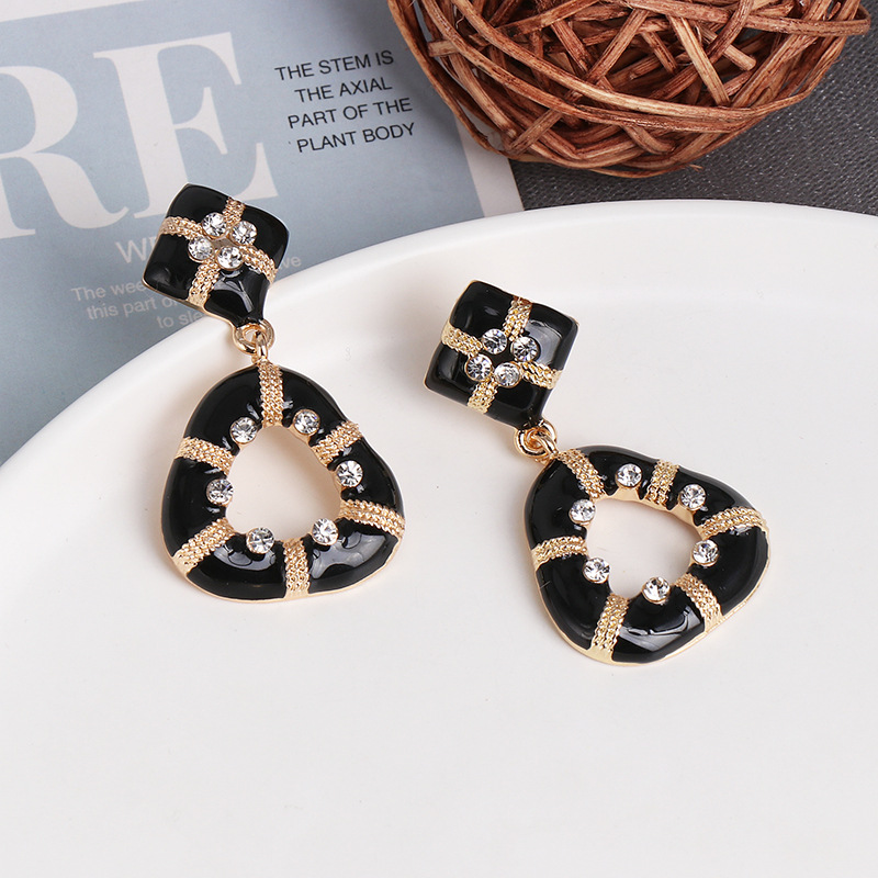 Alloy Oil Drop Diamond Earrings Geometric Metal Earrings display picture 3