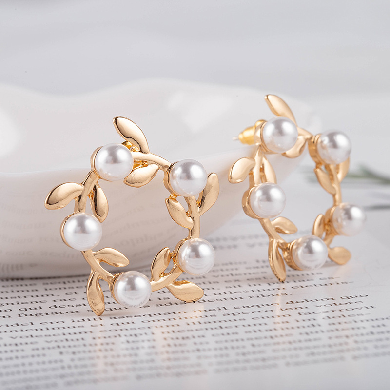 S925 Silver Needle Wreath Pearl Earrings display picture 6