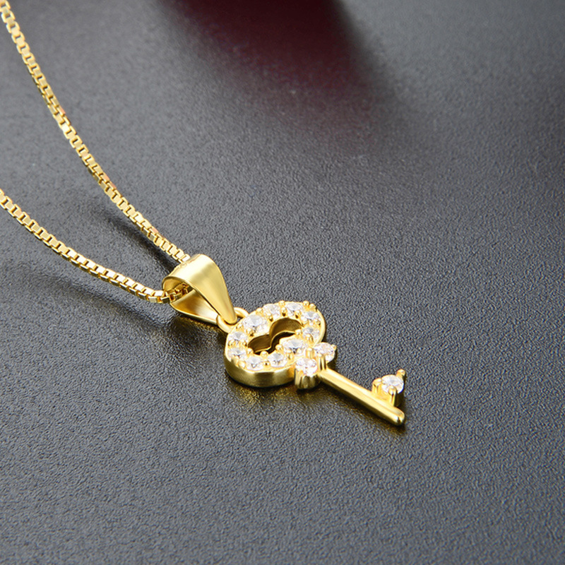 S925 plata esterlina diamante clave collar luz femenina nicho de lujo diseño oro ZIRCON colgante clavícula cadena Día San Valentín