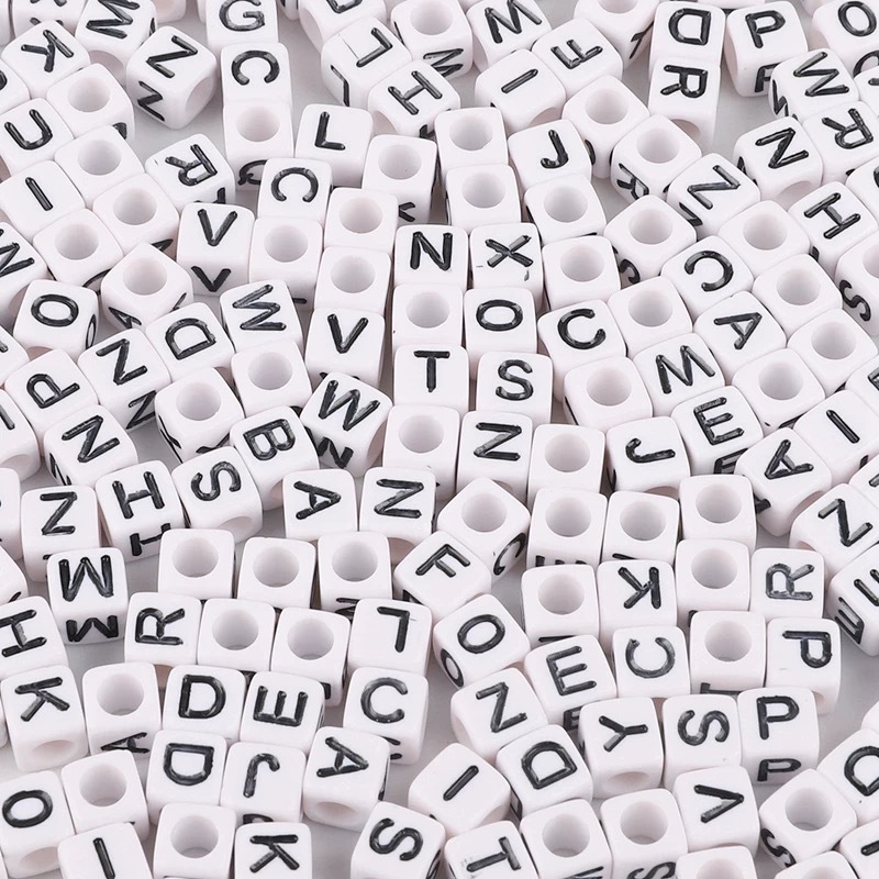 100 dígitos acrílicos DIY letras inglesas cuentas joyerías para niños accesorios de pulseras cuentas cuadradas cuentas sueltas