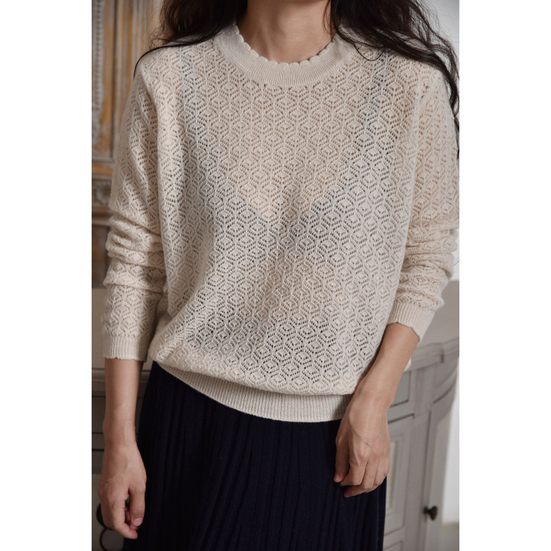 APC recommends autumn new French guest supply velvet pointed solid color ladies long sleeve round neck knitted small hollow cashmere sweater APC recommends autumn new French guest supply velvet pointed solid color ladies long sleeve round neck knitted small hollow cashmere sweater