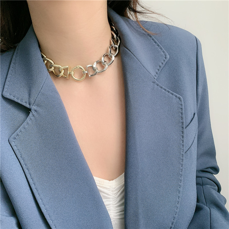 Mode Übertrieben Gold Und Silber Zweifarbig Breite Kette Schlüsselbeinkette Einfache Dicke Kette Kurze Halskette Für Frauen display picture 9