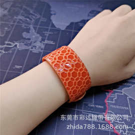 新款推荐  25MM宽橙色蛇纹啪啪圈手环 头层牛皮双面车线皮绳 油边