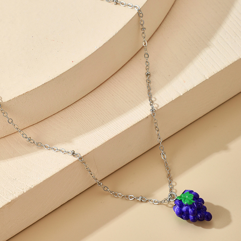 Fashion Creative New Fruit Grape Pendant Necklace Clavicle Chain Wholesale display picture 3