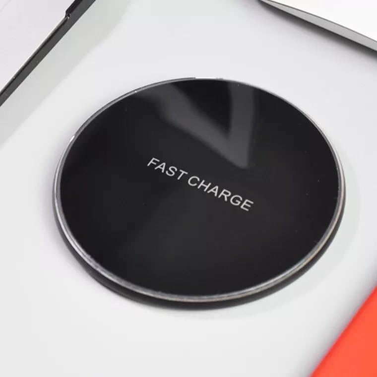 Aluminum alloy circular mirror wireless charger for mobile phones desktop slim type-C port 10W 15W fast charging_voghion.com