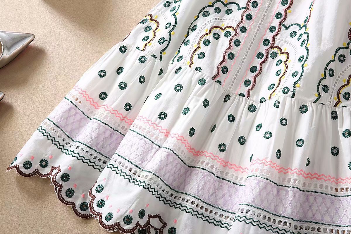 0311-12 彩色圈圈绣花裙码数SMLXL颜色白色面料棉绣