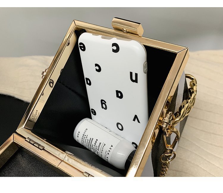 Women's Small Pu Leather Cows Zebra Leopard Cute Streetwear Square Lock Clasp Box Bag display picture 1