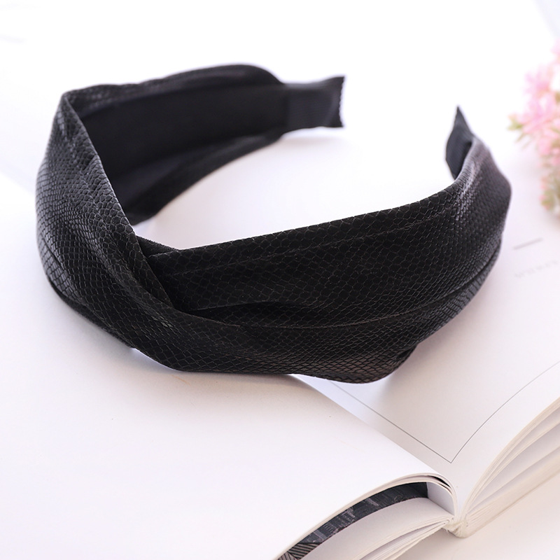 Korean Leather Middle Cross Headband display picture 9