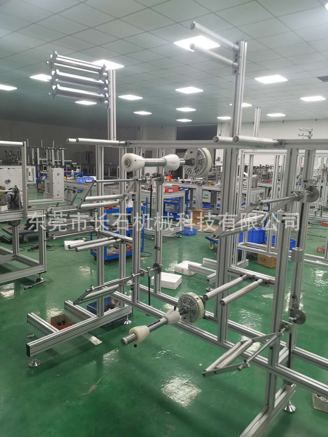 大量供应 kn95打片机 KN95口罩机器 内置鼻梁KN95口罩出片机