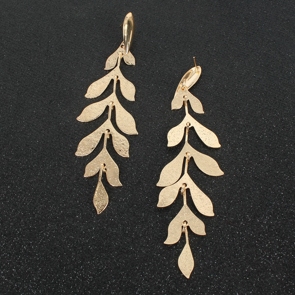 Retro Lady Fashion Leaves Iron No Inlaid Earrings display picture 4