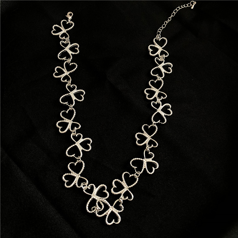 Flower Metal Hollow Stitching Love Clavicle Chain Choker Neck Chain Wholesale Nihaojewelry display picture 2