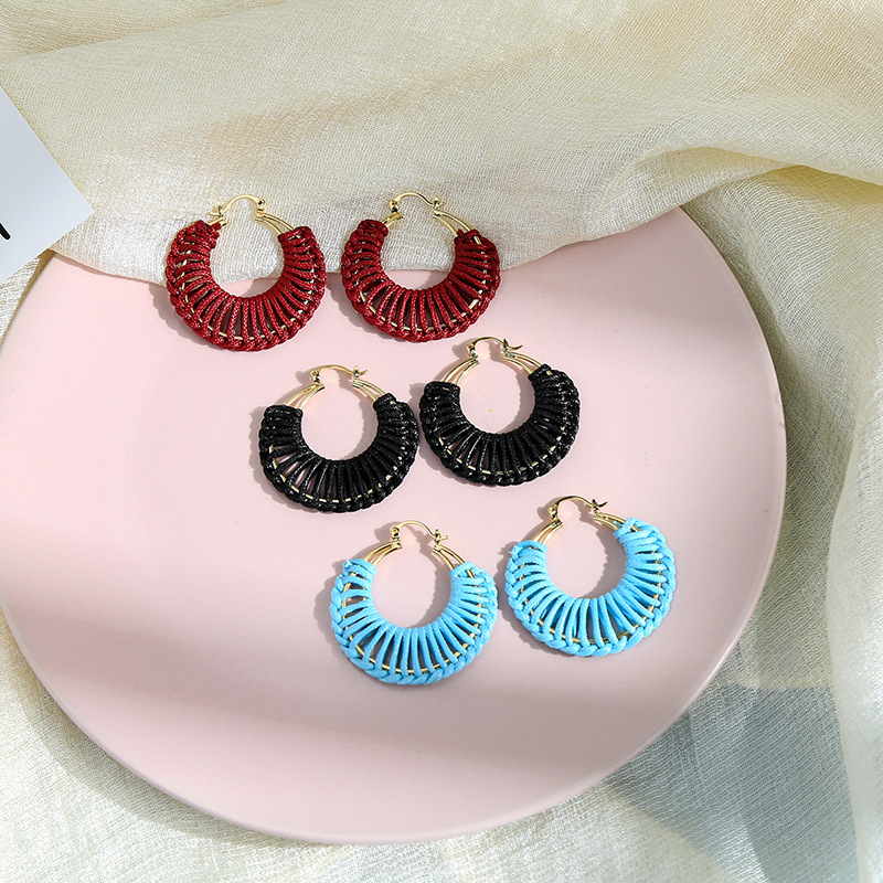 Design Créatif Tissé À La Main Ligne Boucles D&#39;oreilles Tempérament Net Boucles D&#39;oreilles Rouges Simples Boucles D&#39;oreilles Géométriques Sauvages En Gros display picture 3