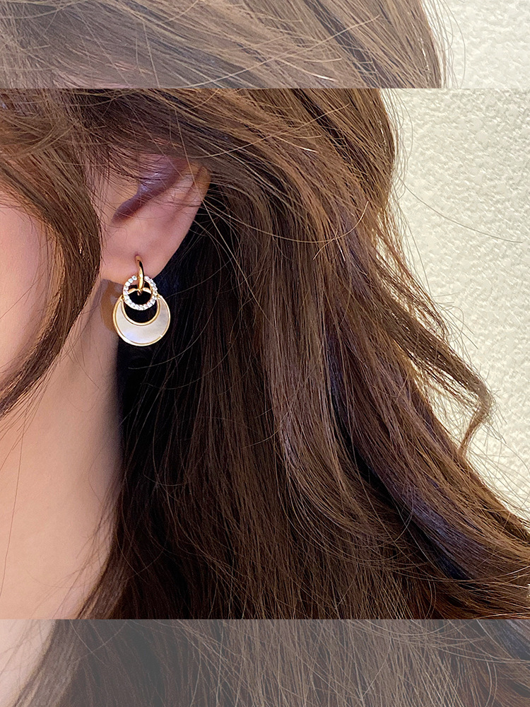 Acrylic retro geometric earrings with zircon