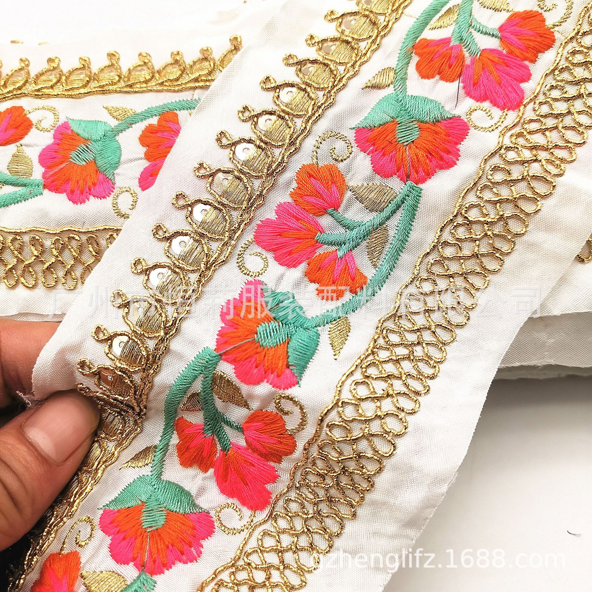 厂家 民族风复古玫瑰刺绣花边 金股线绣花条码鞋材箱包服装织带