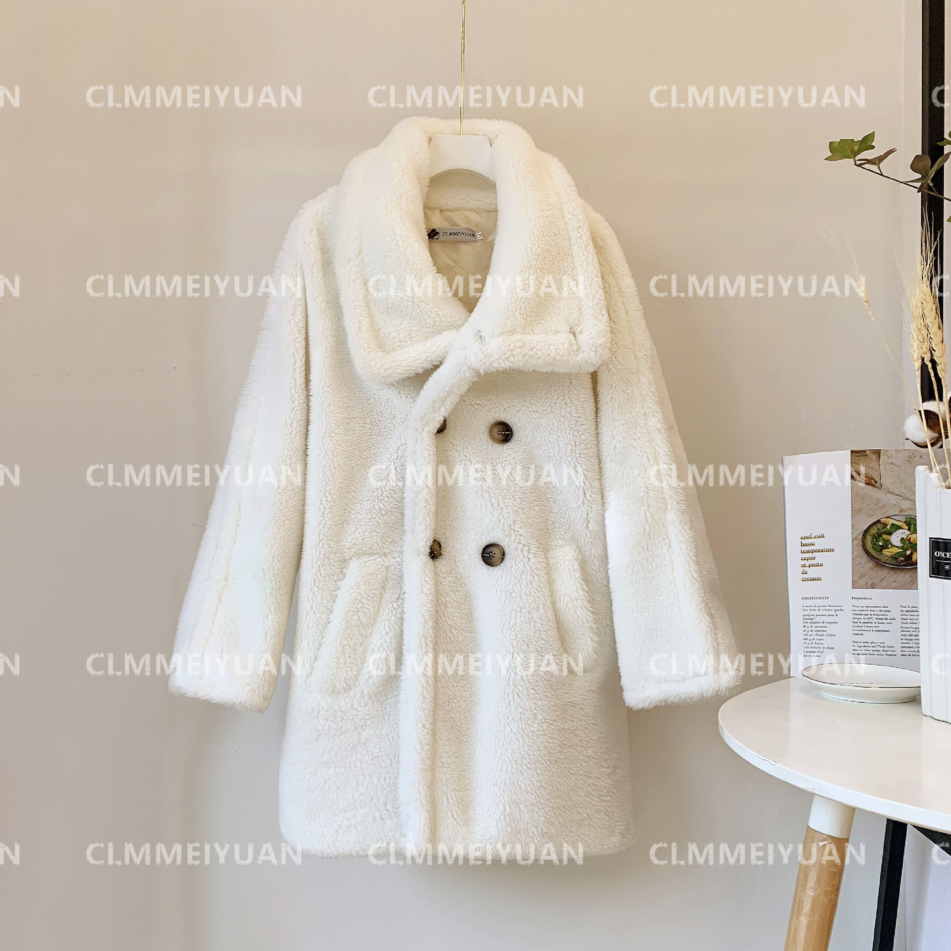 2020 Autumn and winter classic fashion Large lapel Teddy coat