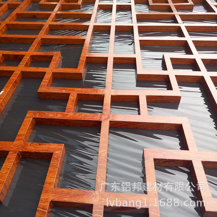 �����T����