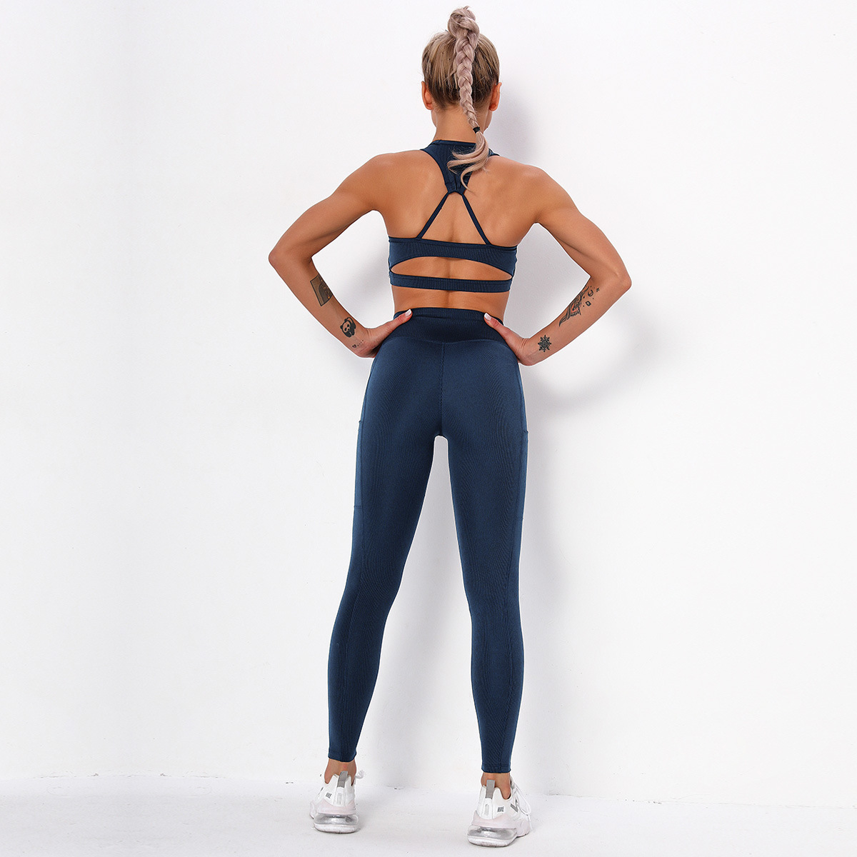 traje de yoga slim con bolsillo a rayas NSNS12754