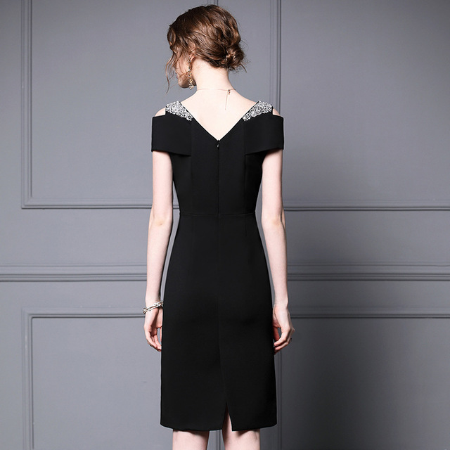 Gentle style French dress female summer Nail Drill open shoulder high waist light mature style Hepburn small black skirt