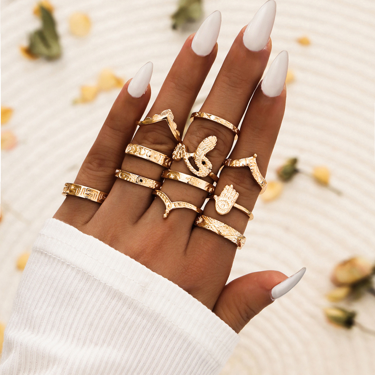 Fashion Geometric Shape Rings Serpentine V-shaped 11-piece Set Ring Alloy Rings Simple Exquisite Rings Set display picture 2