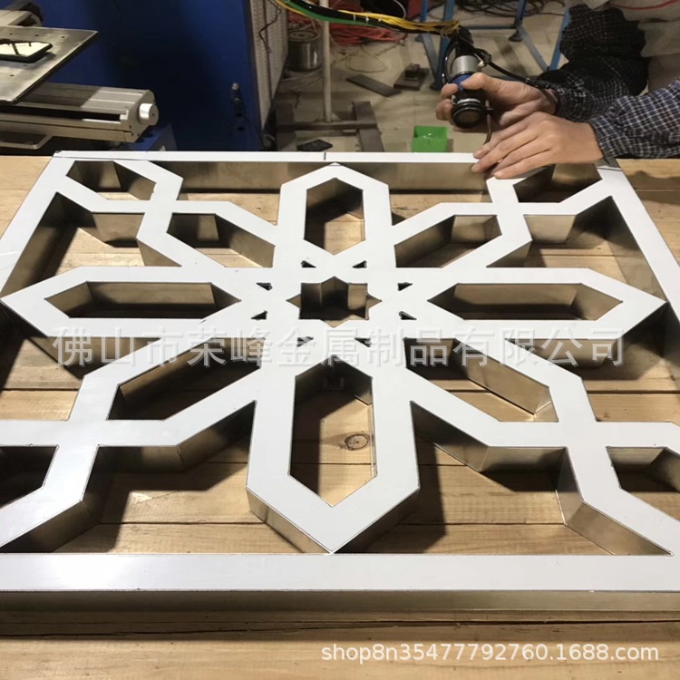 中山灯具灯饰五金定制钣金激光切割加工专业五金加工厂家