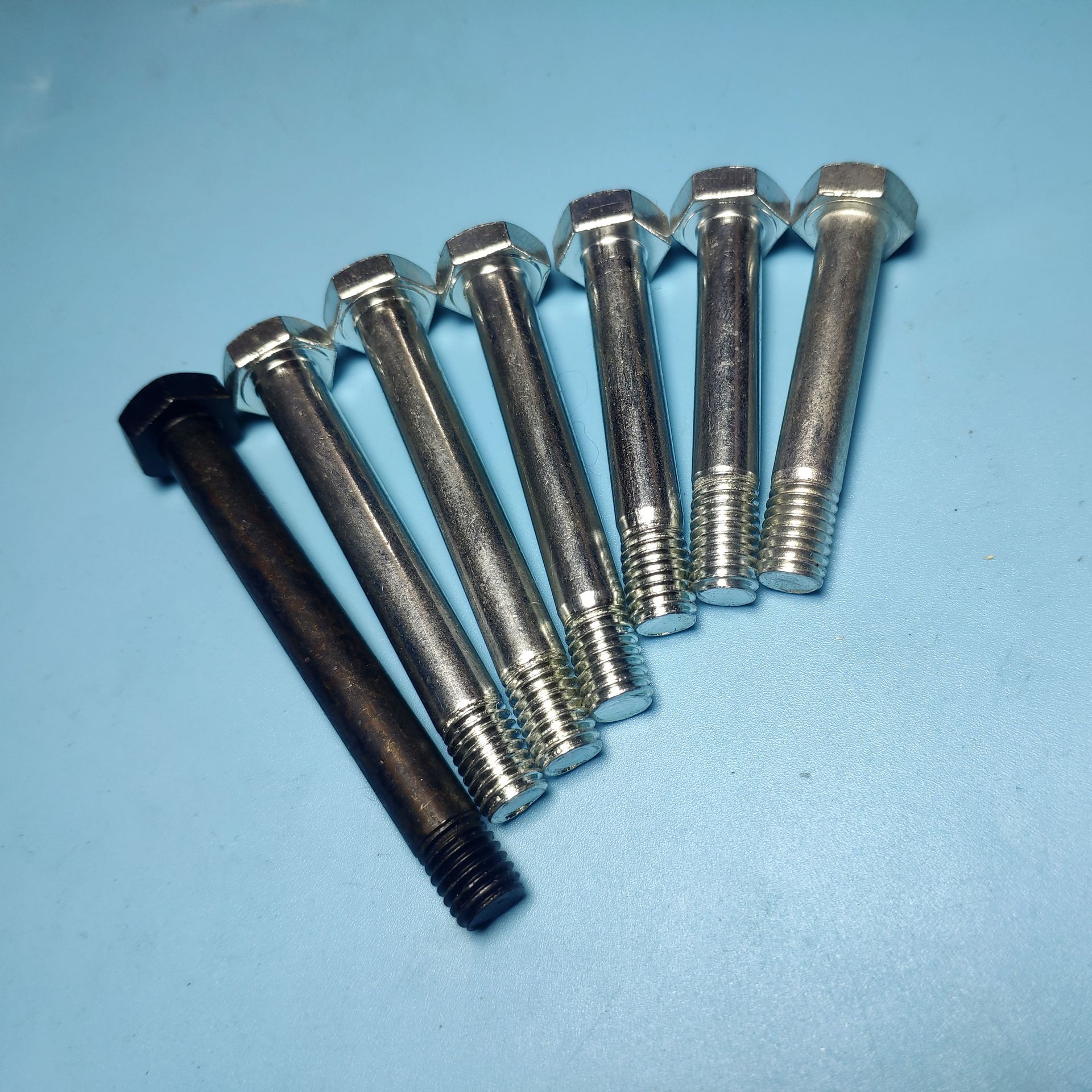 厂家供应 半牙螺丝螺栓 标准件批发 M6 M8 M10半束螺丝大量现货