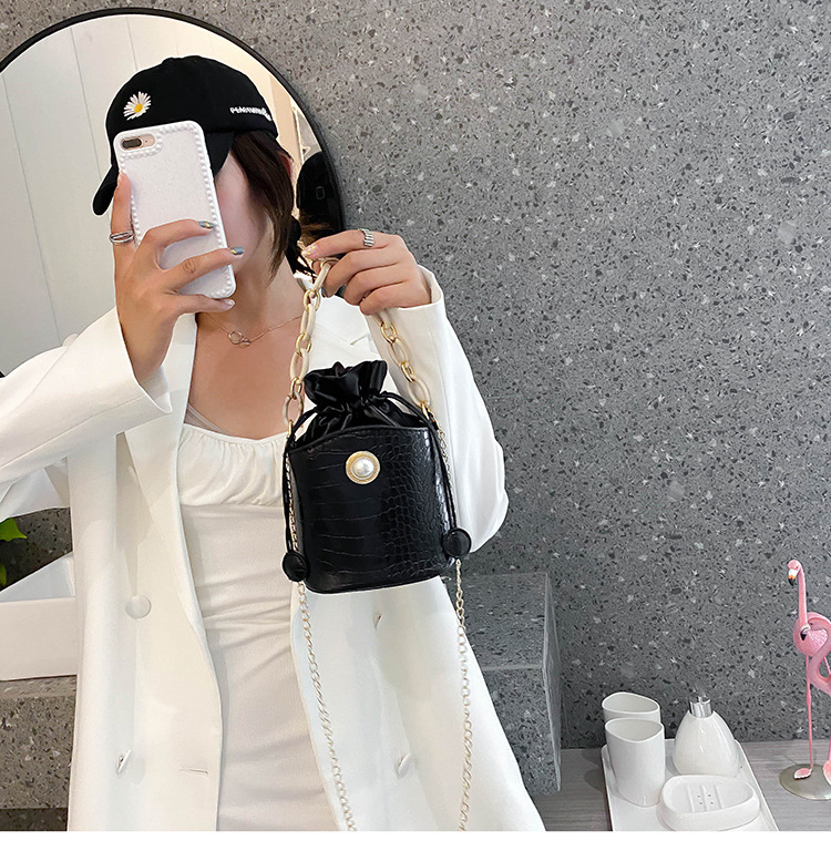 New Trendy Fashion All-match Portable Bucket Bag display picture 6