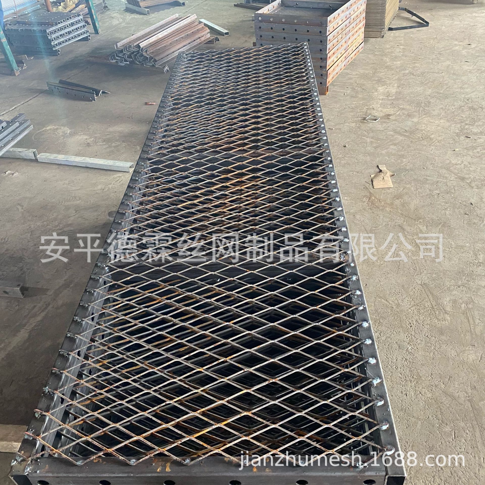 地铁隧道走道板IMG_3301(20200605-13474