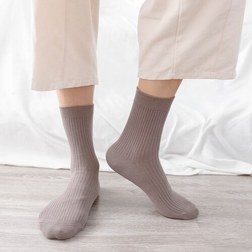 Men's mid-calf socks combed cotton double-needle solid color men's socks autumn and winter deodorant cotton socks men's mid-length business socks wholesale