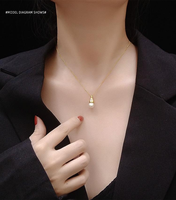 Shaped Water Drop Baroque Pearl Clavicle Necklace Texture Pearl Necklace Titanium Steel Wholesale Nihaojewelry display picture 6