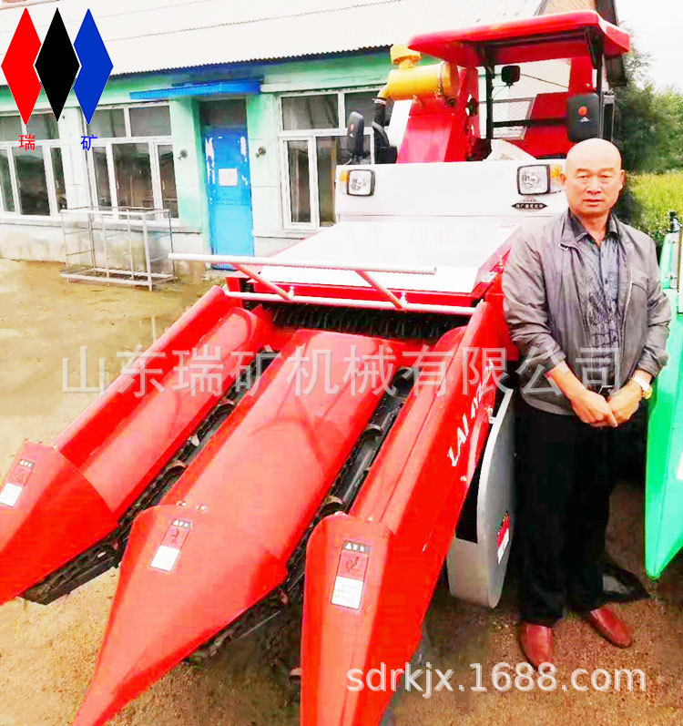 山西新款行玉米联合收割机带扒皮秸秆粉碎自走式全自动玉米收割机