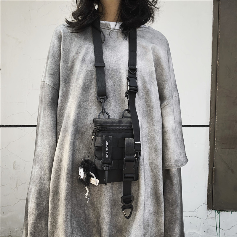 新款嘻哈街潮牌挂脖包机能风男女斜挎小包ins迷你工装单肩手机包|ru