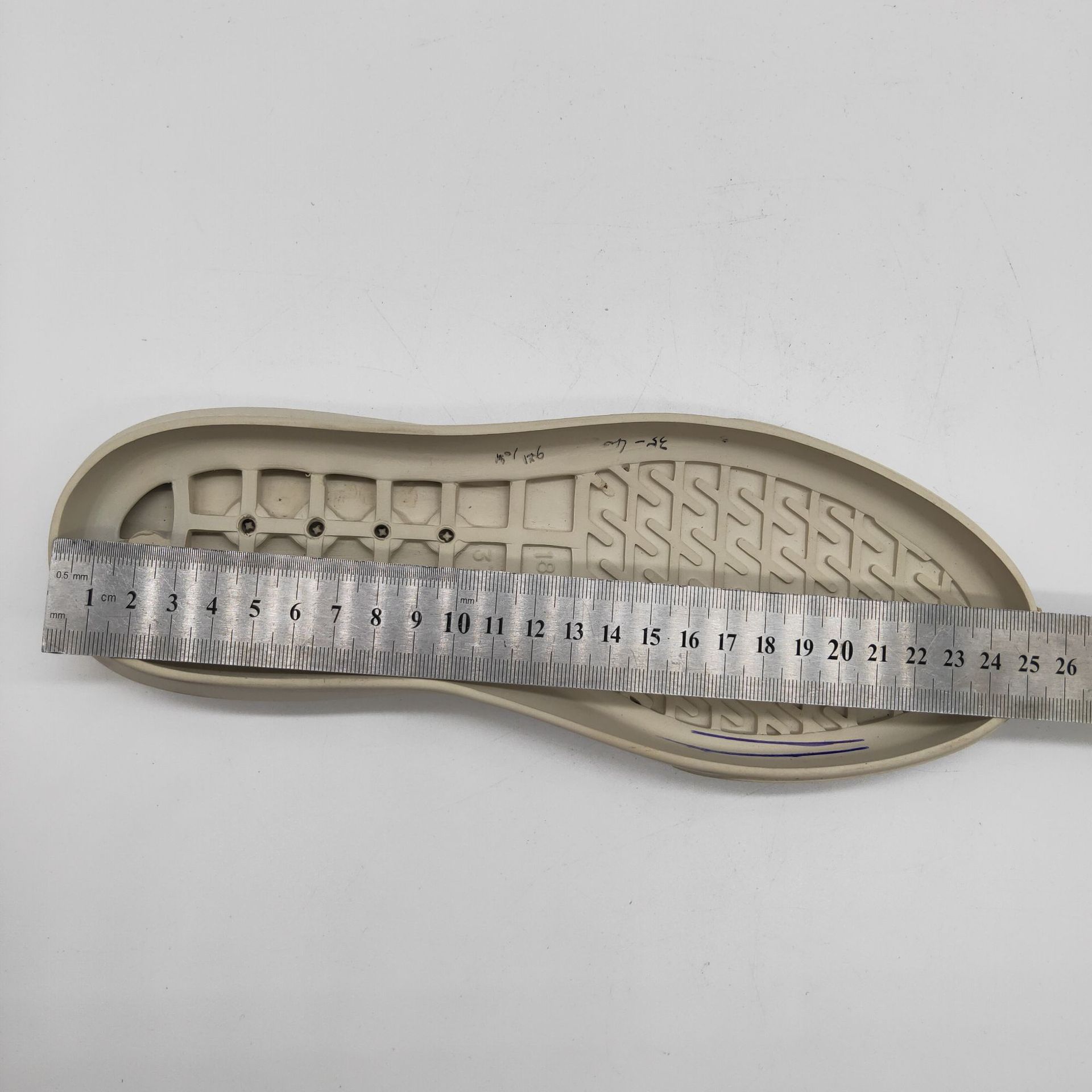 ip橡胶鞋底好不好,鞋底和橡胶鞋底,小白鞋橡胶底好(第24页)_大山谷图库