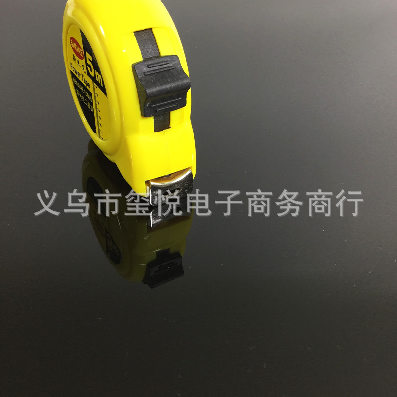 98CAB83F7A1D73880331DF6D15B15D