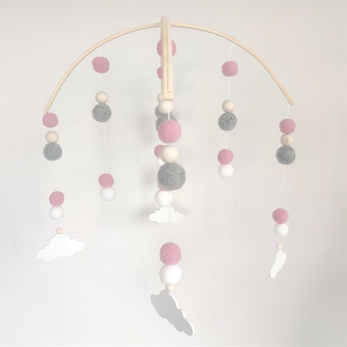 INS Nordic style fur ball wood bead wind chime bed bell children's room decoration model room children's clothing store photography prop soft furnishing