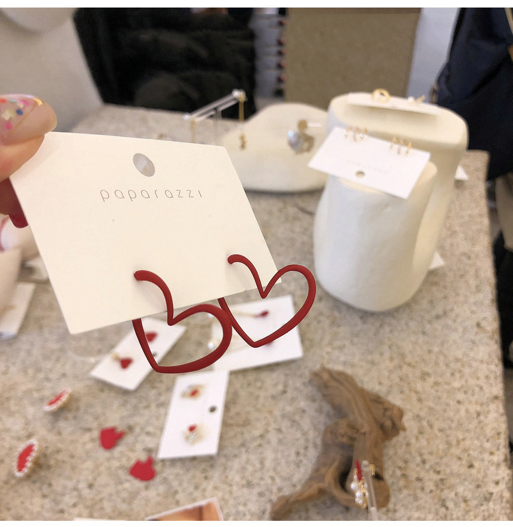 hollow love earrings