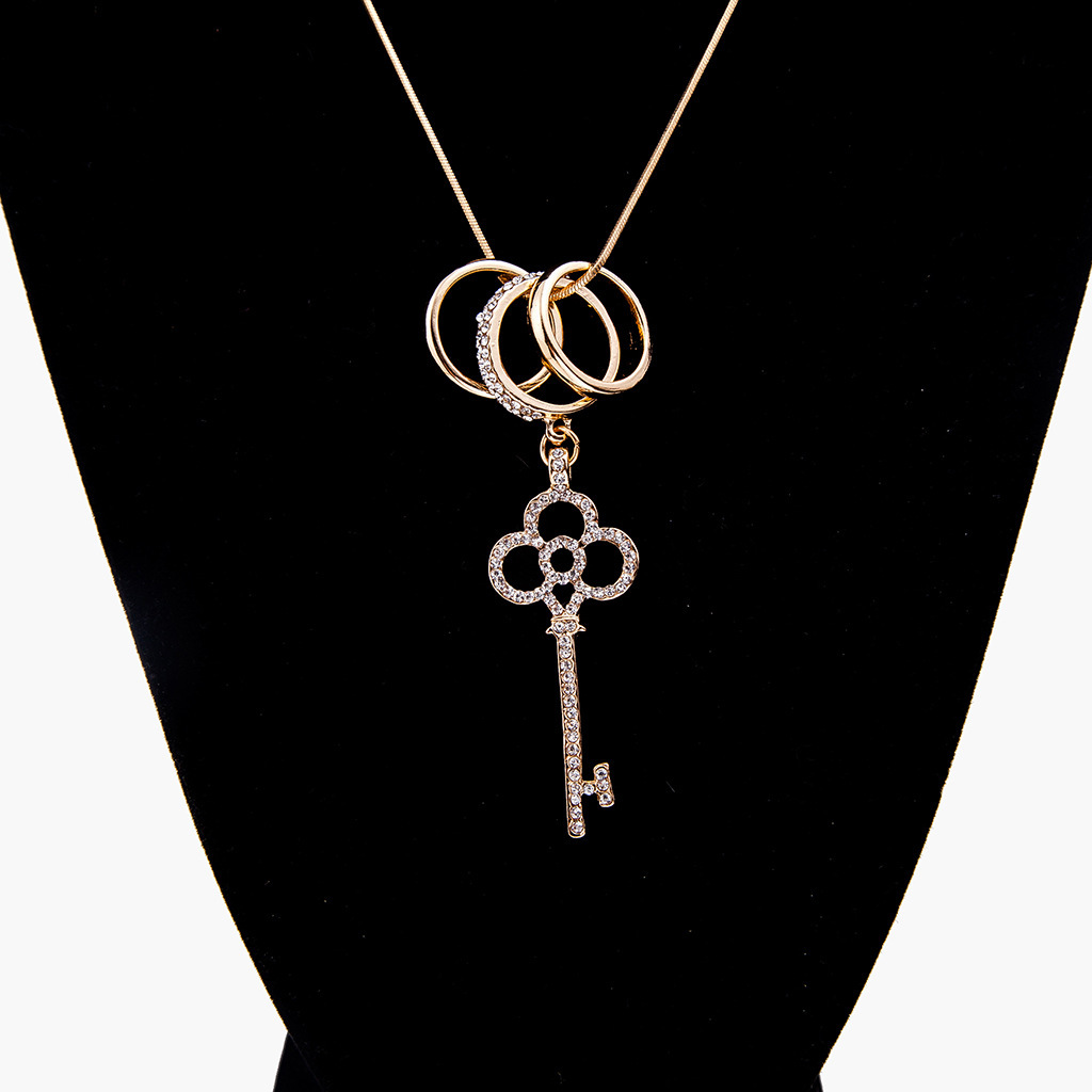 New Necklace Fashion Temperament Key Necklace Hollow Diamond Long Sweater Chain Necklace Wholesale display picture 4