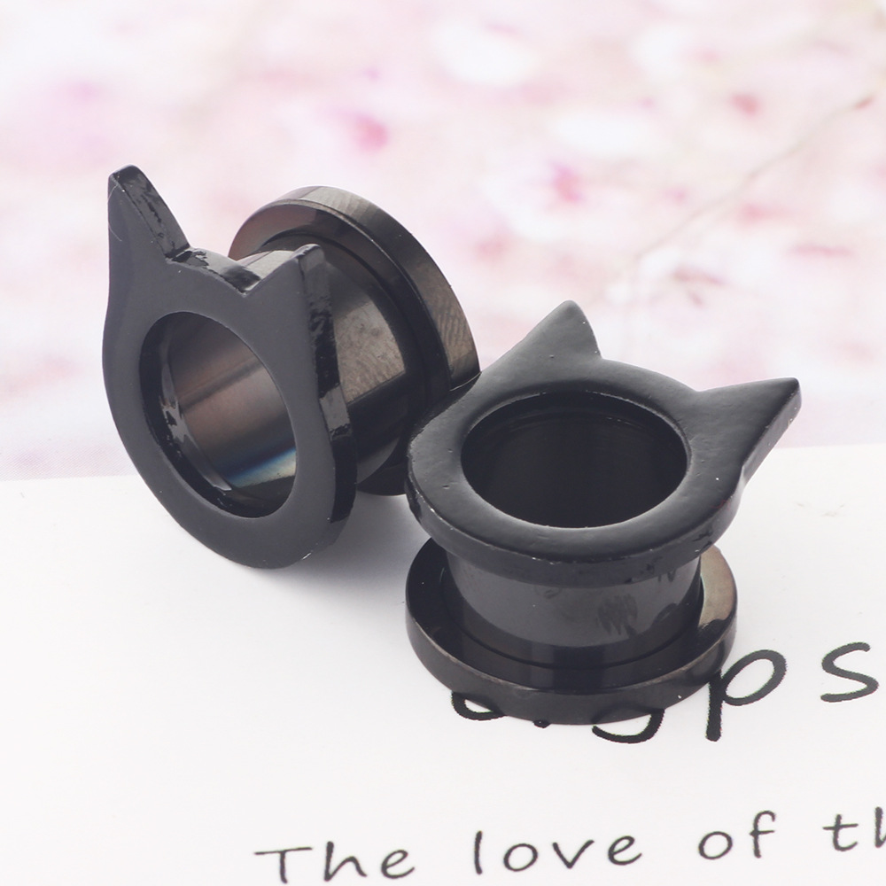 Pointed titanium steel lip stud product view