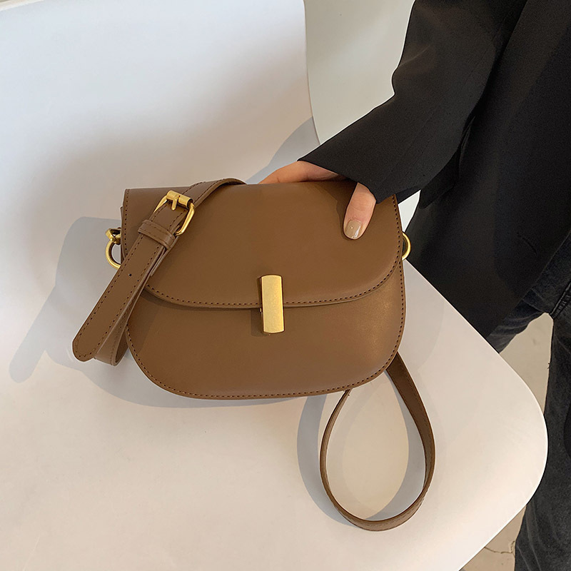 Wholesale Amazon Women's Bags 2022 Spring and Summer Trendy Korean Style Versatile Shoulder Crossbody Chic Saddle Bag with Trendy Lock