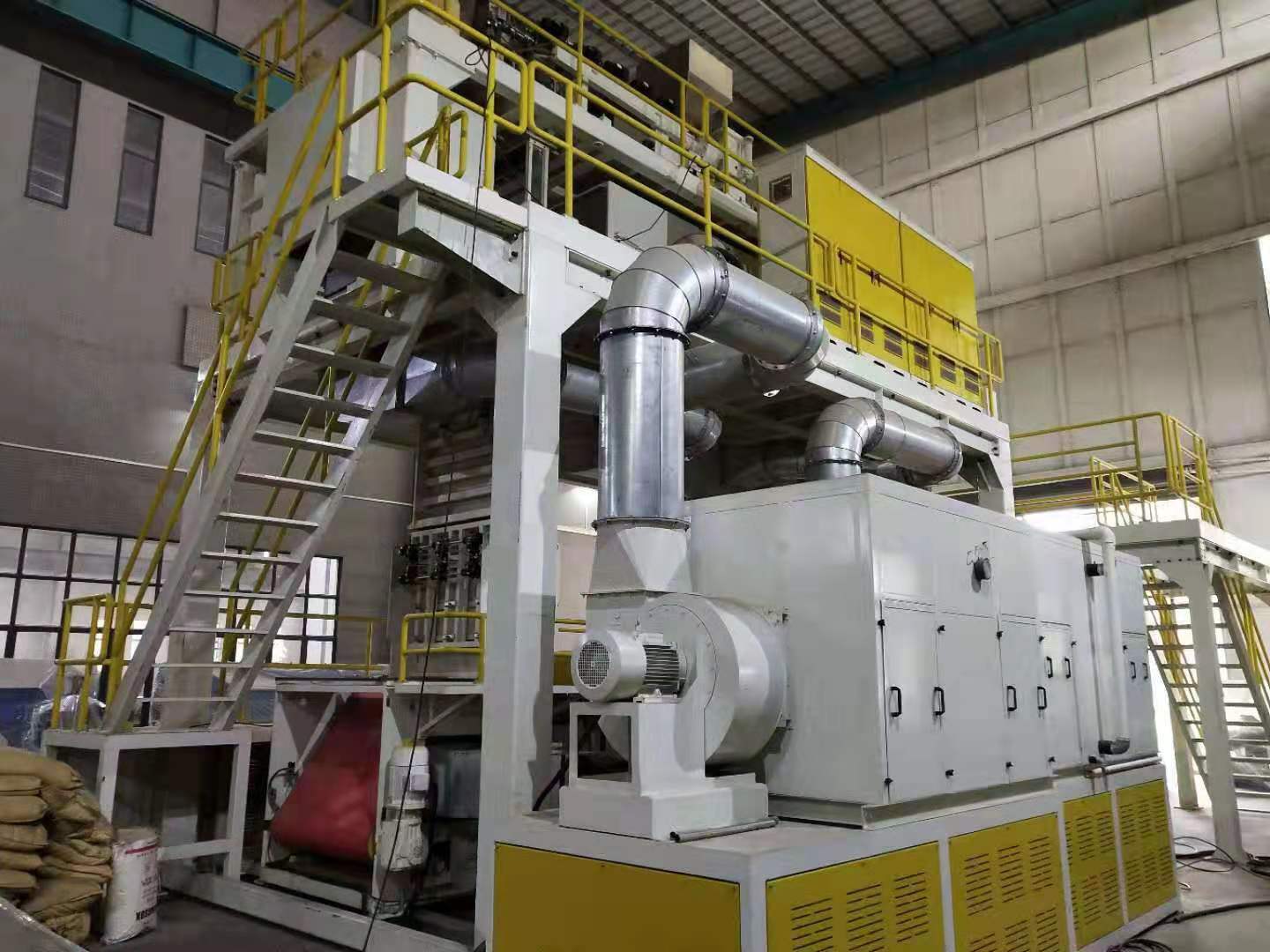 东莞燿安厂家专业生产供应防护罩原材料SS纺粘无纺布生产线