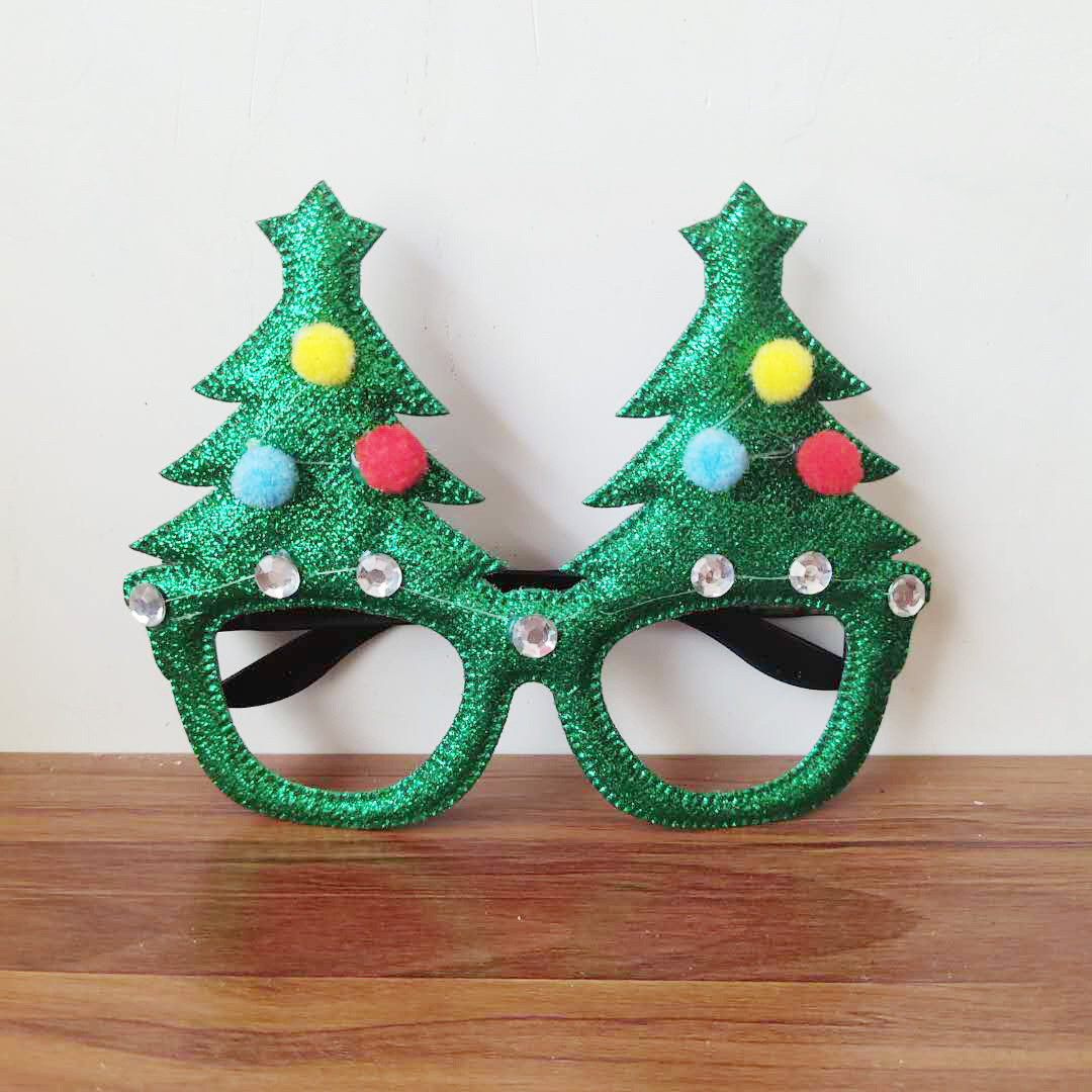 毛球绿色圣诞树